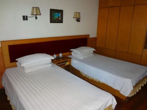 Yancheng Xinjun Hotel