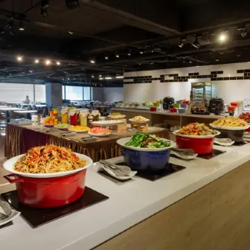 Green World ZhongXiao Отели рядом с достопримечательностью «Тайбэйский зоопарк»