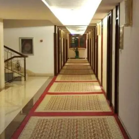 Jixi Wusuli Business Hotel