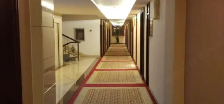 Jixi Wusuli Business Hotel