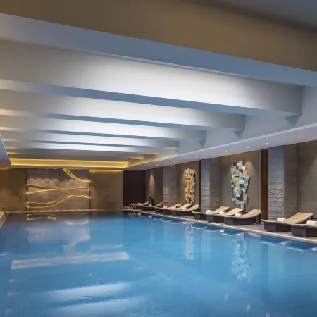 HUALUXE Hotels and Resorts YANGJIANG CITY CENTER
