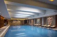 HUALUXE Yangjiang City Center by IHG