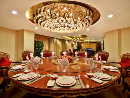 CHENGDU AIRPORT CHEER HOTEL Отели рядом с достопримечательностью «Southwest Minzu University (Southwest Airport Economic Development Zone Campus)»