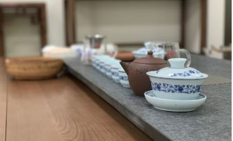 Vienna Hotel (Shenzhen Yantian Port Hong'anwei Metro Station) - Housity