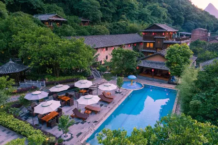 Yangshuo Ancient Garden Boutique Hotel (Songcheng Eternal Love Yulonghe Scenic Area) Отели рядом с достопримечательностью «Totem Ancient Trail»