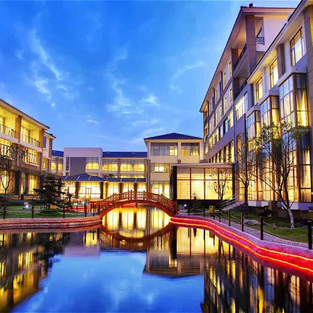 Royal Tulip Hotel Zhujiajiao Shanghai Отели рядом с достопримечательностью «Парк Ориентал-Лэнд»