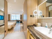 南京新港开发区亚朵酒店 - 高级双床房