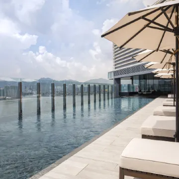 Hyatt Centric Victoria Harbour Hong Kong Отели рядом с достопримечательностью «Станция метро Whampoa»