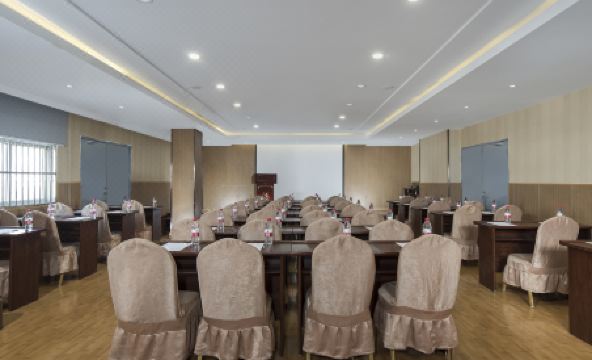 Vienna Hotel (Lixin Yuanli Square) - Housity