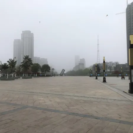 Sifeng Hotel (Shangqiu High-Speed Railway Station Diyi Mall)