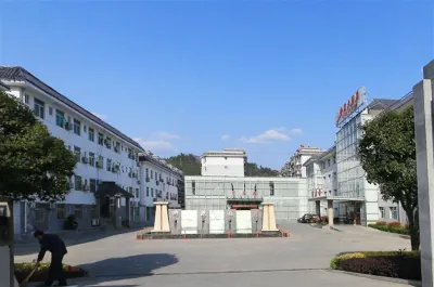 Liuyuan Hotel Hotels near Yanxiang Cave