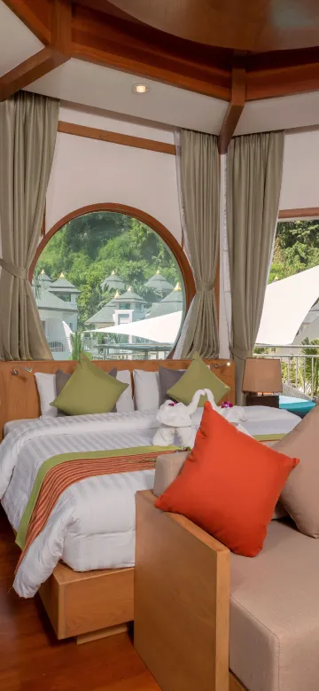 ห้องลักชัวรี่แกรนด์สระว่ายน้ำ