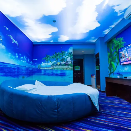 Langqin Themed Homestay (Baolong Plaza)