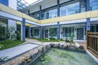 Floral Hotel·Guilin Companion Star Heyuan Hotel (Guilin Liangjiang Sihu Dongxi Lane Store)