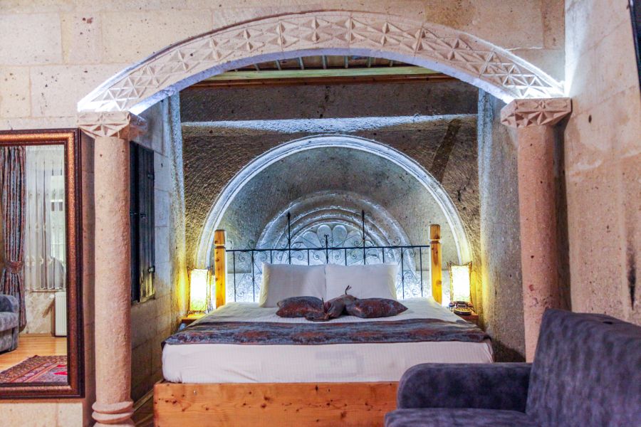 Roma Cave Suite