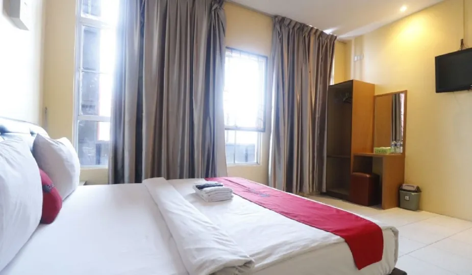 RedDoorz Plus near DC Mall Batam