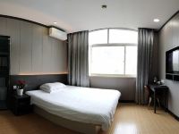 海友酒店(上海牡丹江路店) - 高级大床房