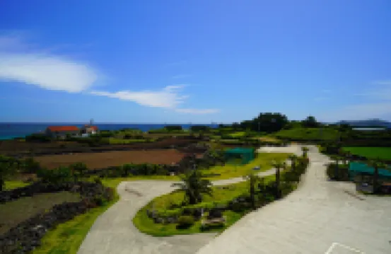 เชจู อามอร์ เฮาส์ โรงแรมใกล้เกาะอูโด