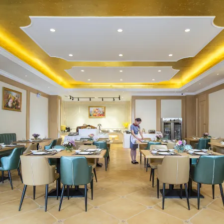 Vienna Hotel （Henan Xuchang Yanling Huadu Avenue store）