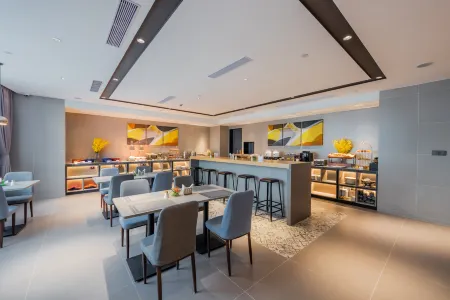 Homeinn Selected Hotel (Shanghai Zhangjiang Hi-Tech Guanglan Road Subway Station) Отели рядом с достопримечательностью «Chenwang Temple»