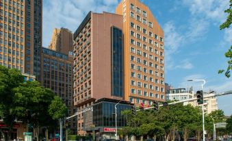 Radow Hotel (Yichang Binjiang Pedestrian Street)