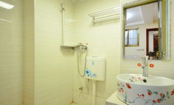 Hankou Holiday Apartment Hotel