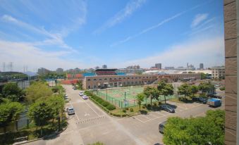 HanTing Premium Hotel (Shanghai Fengxian Sports Center)