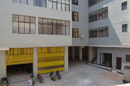 Yongren Hongyuan Hotel