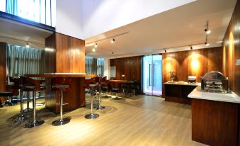 Jingkaisi Hotel (Taojialing Subway Station Renxinhui Branch)