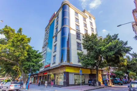 Santa Taosha Hotel (Zengcheng Wanda Plaza) Отели рядом с достопримечательностью «Huashang College of Guangdong University of Business Studies»