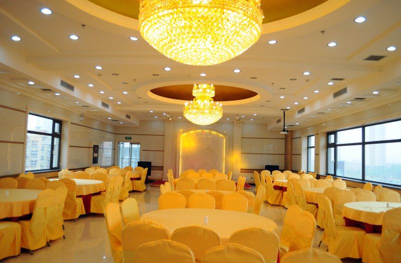 Qingdao Sifang Hotel East Building (Taidong Pedestrian Street Small Village Subway Station) photo 6