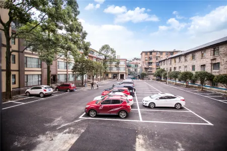 Yafu Hotel Отели в г. Яань