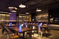 InterContinental Hotels SHANGHAI HONGQIAO NECC by IHG - bars