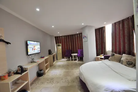 Fengyang Huamao Hotel Отели рядом с достопримечательностью «Anhui Science & Technology University (Donghua Road)»