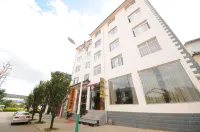 Yiyuan Yixi Business Hotel Hotels near Dengchuan Milk (Eryuan Dengchuan Hospital Northeast)
