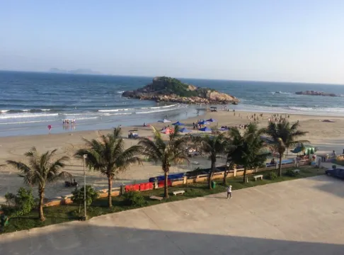 Lion Island Holiday Hotel (Shuangyuewan) In der Nähe des Hotels Photos