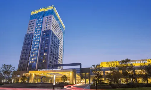 Wyndham Grand Plaza Royale Kaidi