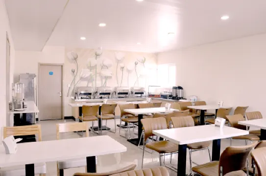 Homeinn Pebble Hotel (Tianjin Huichuan Flower Bird Fish Insect Market Yixingbu North Subway Station)