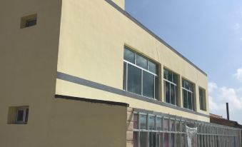Republic Plateau Lijing Family Hotel