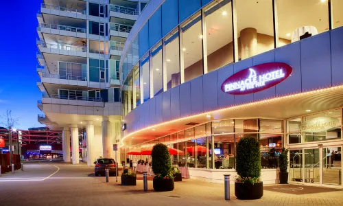 Pinnacle Hotel at the Pier