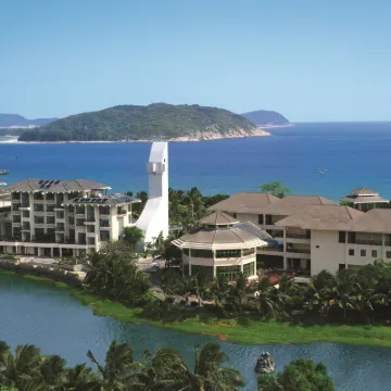 Palm Beach Resort Yalong Bay  Sanya（Tianhong Resort) Hotels near Hudie Valley