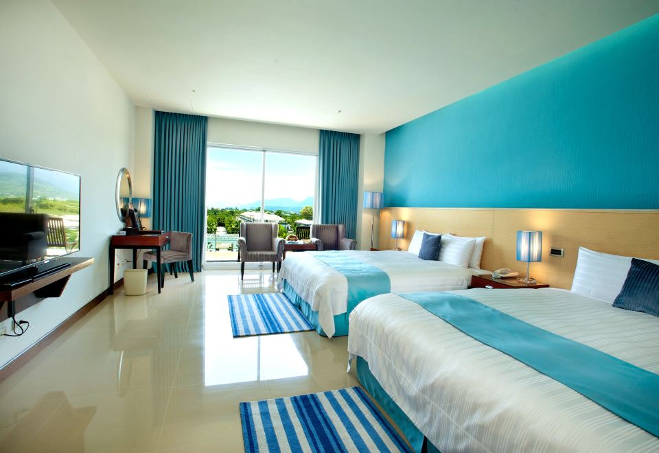 파파고 국제 리조트 야경 수영장