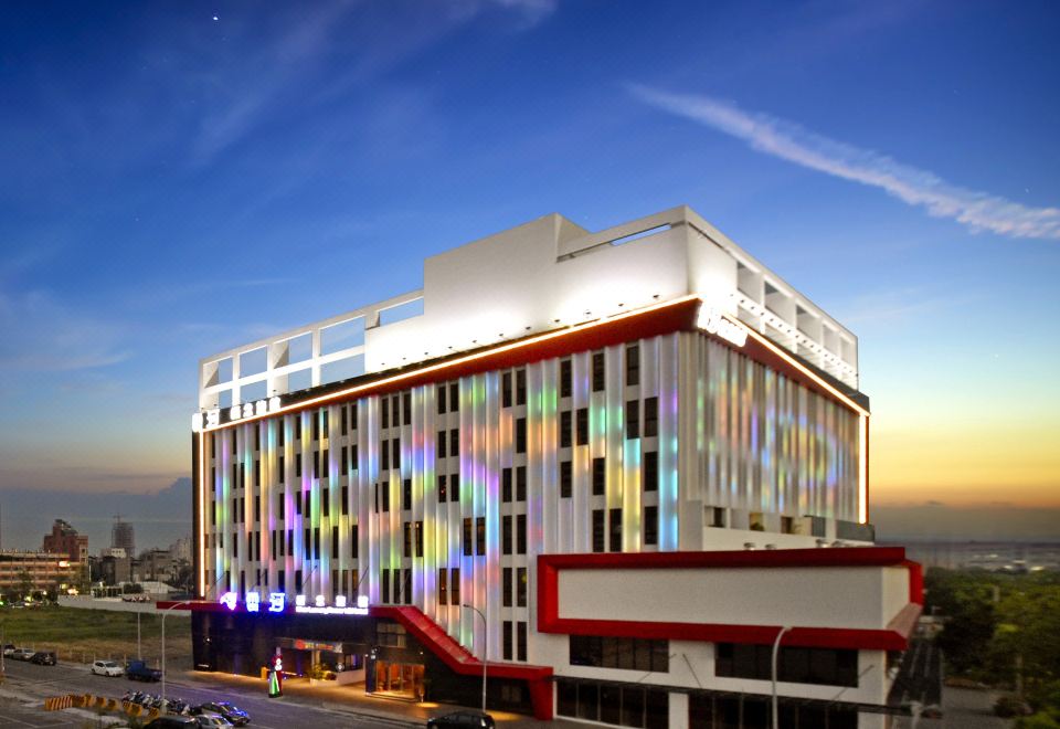Uher Luxury Resort Hotel
