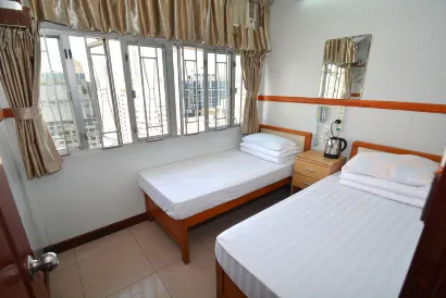 Kowloon Hostel (Sun Hing Bldg.)