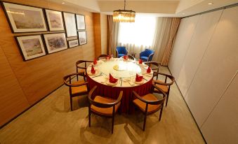 Homeinn Plus Hotel (Zhengzhou Jinshui Road Minhang Road Subway Station Store))