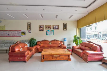 Daocheng Business Hotel 88 Отели рядом с достопримечательностью «Banghe and Sela»