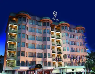 Le Royal Hotel Hotels near Youm albahar