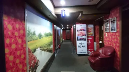 Busan Oncheonjang Shine Отели рядом с достопримечательностью «Пусанский университет иностранных языков»