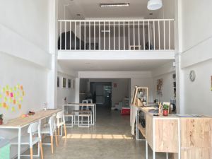 Sook Cafe and Youth Hostel