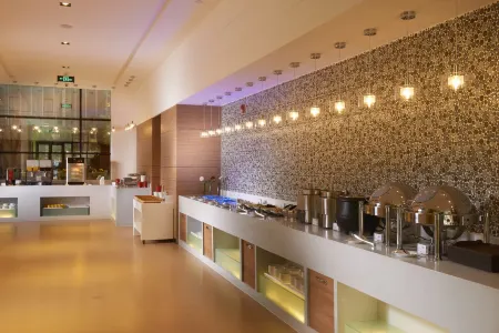 Holiday Inn Express Ordos Dongsheng Отели рядом с достопримечательностью «Yike Zhaomeng Monument»